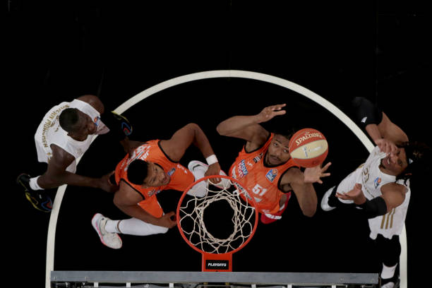 他可能会借 他可能会借