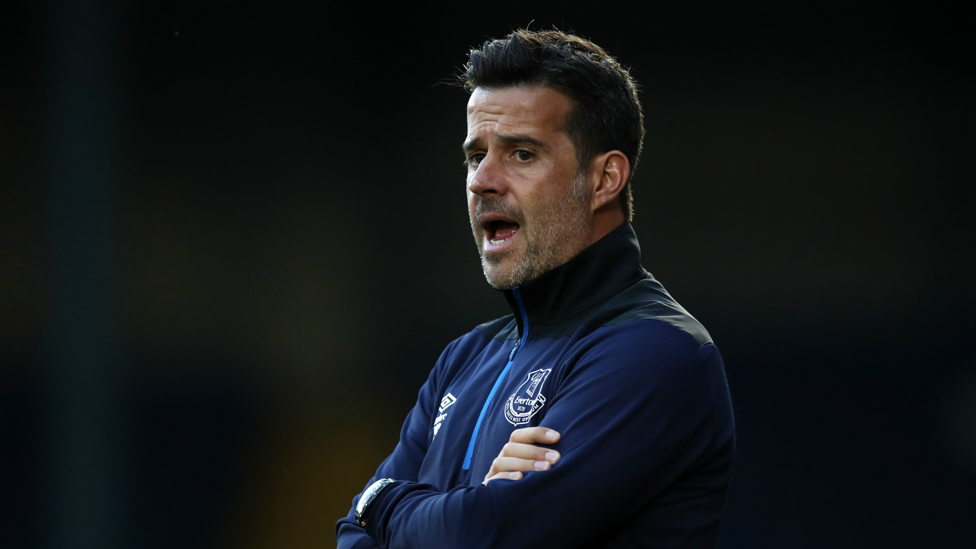 中始终存在 中始终存在