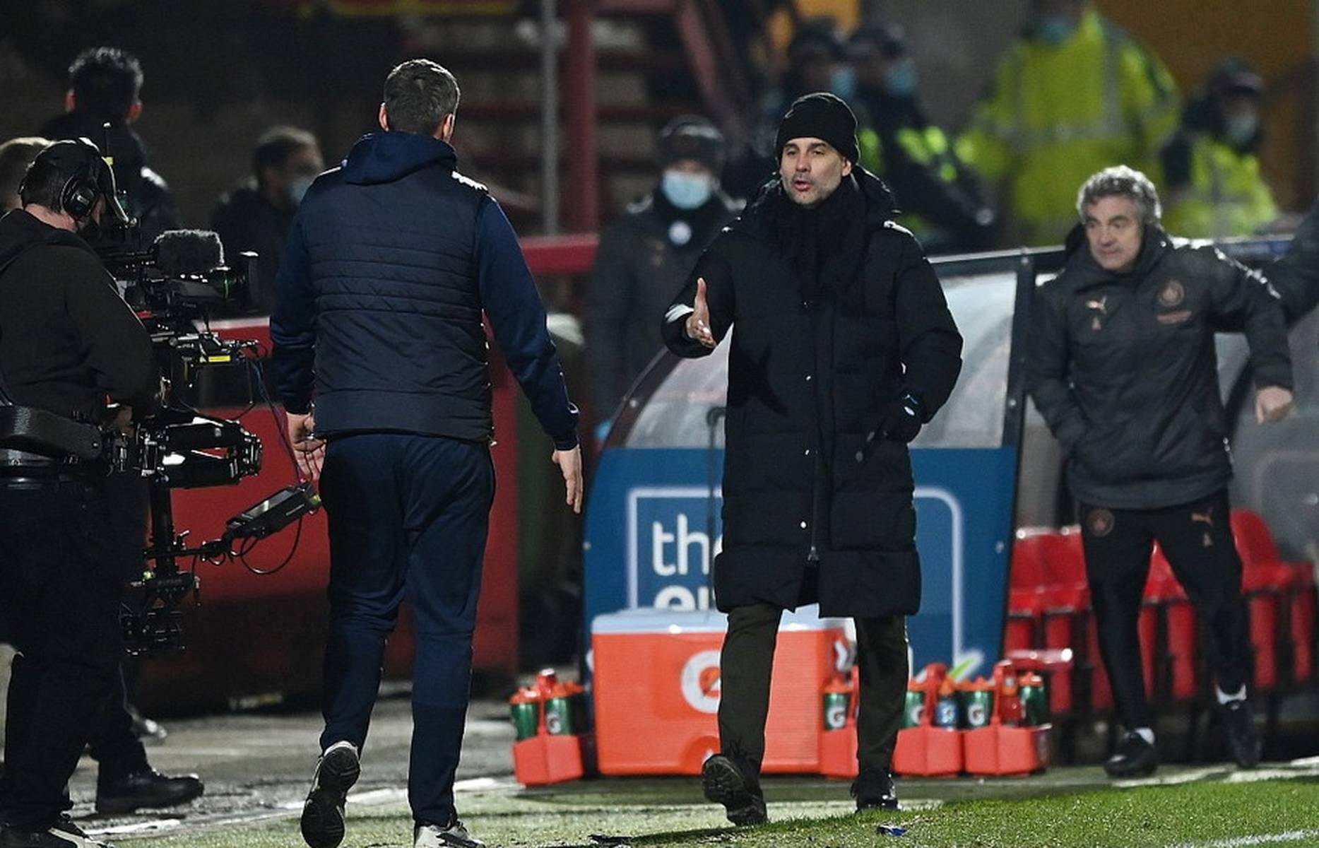 从而在防守 从而在防守