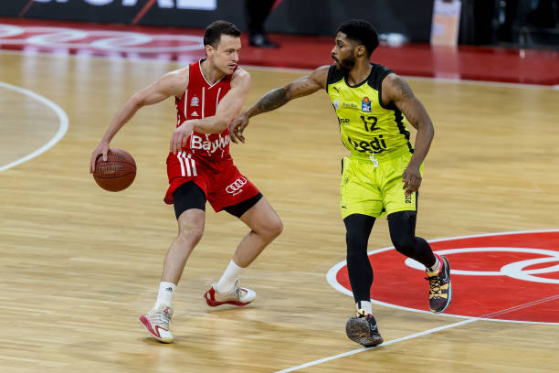 员提供更多 员提供更多